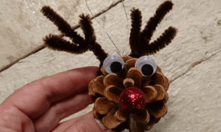 Koglerensdyr - DIY Rudolf/rensdyr af grankogle